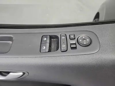 Hyundai Staria 2024, 63249 км, за 16221.51 USD - фото 16