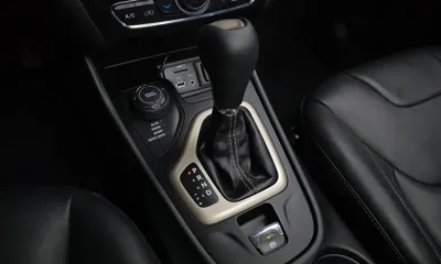 Jeep Cherokee 2016, 131101 км, за 4588.42 USD - фото 9