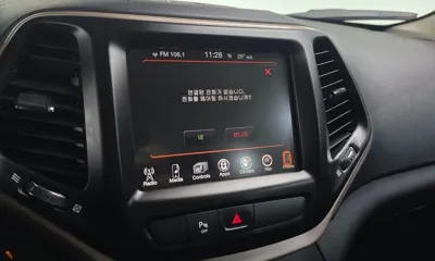 Jeep Cherokee 2016, 131101 км, за 4588.42 USD - фото 15