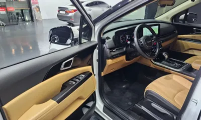 Kia Canival 2023, 55933 км, за 15562.93 USD - фото 10