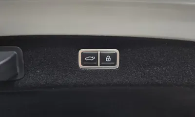 Genesis G90 2023, 24164 км, за 56161.21 USD - фото 20
