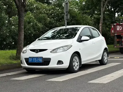 Mazda 2 · 2010 год