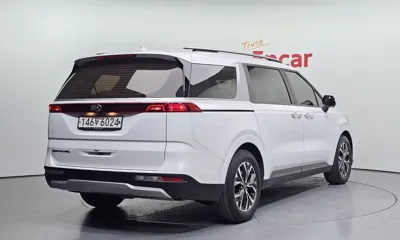 Kia Canival 2021, 132918 км, за 13653.67 USD