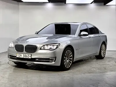 BMW 7-Series · 2013 год