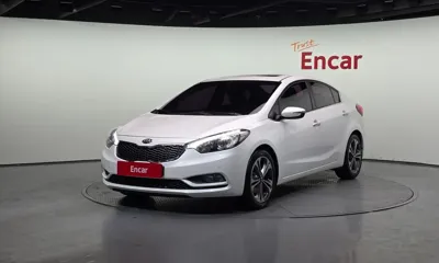 Kia K3 · 2015 год