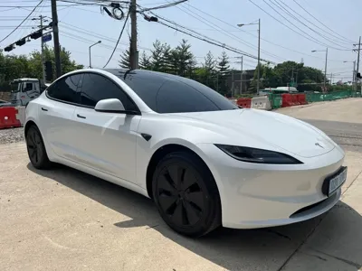 Tesla Model 3 · 2024 год