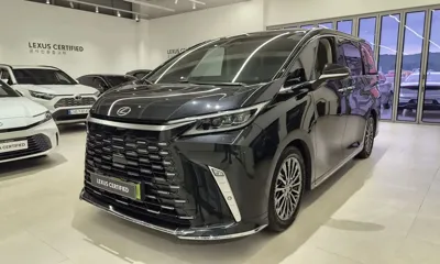 Lexus LM