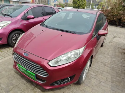 Ford Fiesta · 2013 год