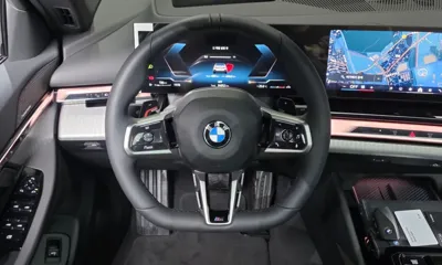 BMW 5-Series 2026, 4052 км, за 52154.98 USD - фото 13