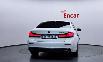 BMW 5-Series 2022, 66232 км, за 25041.29 USD