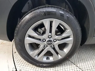 Kia Seltos 2023, 56913 км, за 12676.33 USD