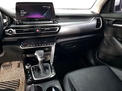Kia Seltos 2023, 56913 км, за 12676.33 USD - фото 12