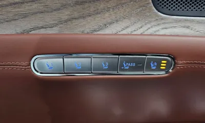Genesis G90 2023, 22402 км, за 53170.54 USD - фото 41