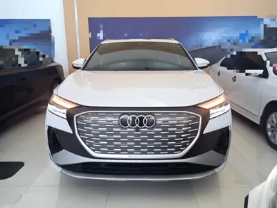 Audi Q4 e-tron 2024, 34900 км, за 20259.87 USD