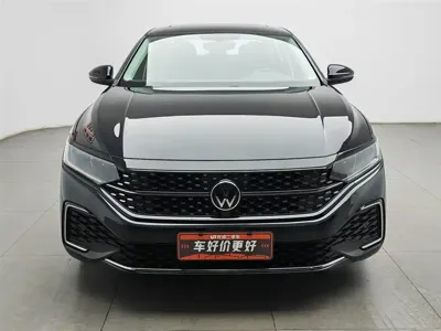 Volkswagen Passat 2022, 70500 км, за 12955.69 USD