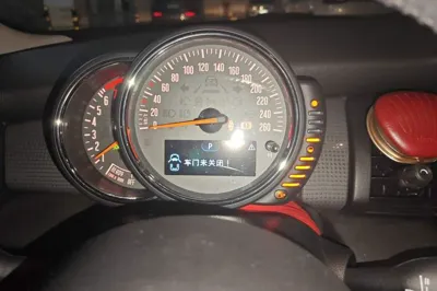 MINI MINI 2016, 57800 км, за 10048 USD - фото 8