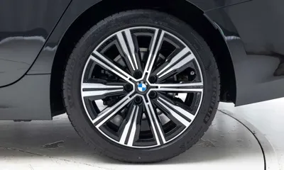 BMW 3-Series 2025, 6118 км, за 24377.55 USD
