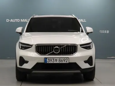 Volvo XC40 2026, 1445 км, за 28882.76 USD