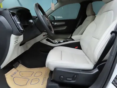 Volvo XC40 2026, 1445 км, за 28651.42 USD - фото 10
