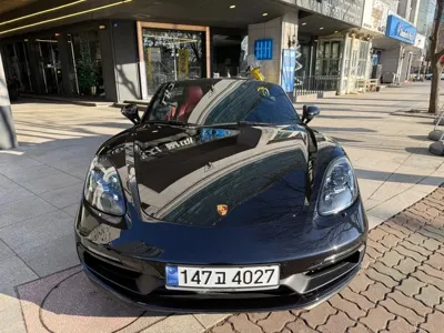Porsche 718 2024, 25000 км, за 83078.69 USD