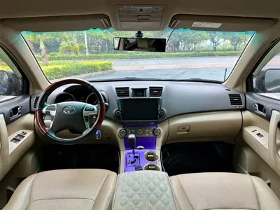 Toyota Highlander 2012, 130000 км, за 4384.85 USD