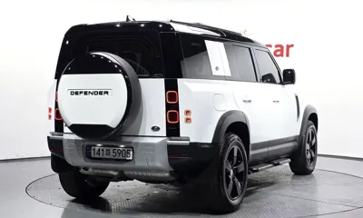 Land Rover Defender 2023, 48312 км, за 53761.32 USD