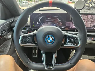 BMW i5 2024, 61000 км, за 42605.46 USD - фото 11