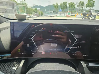 BMW i5 2024, 61000 км, за 42605.46 USD - фото 20