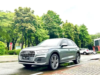 Audi Q5L 2021, 124000 км, за 17264.42 USD