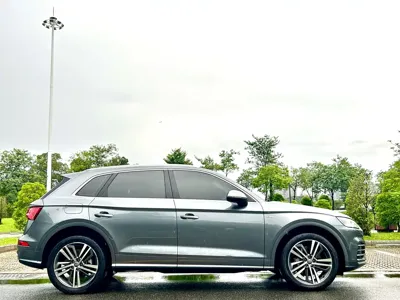Audi Q5L 2021, 124000 км, за 17264.42 USD