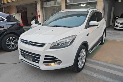 Ford Kuga · 2015 год