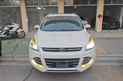 Ford Kuga 2015, 88700 км, за 6519 USD - фото 2