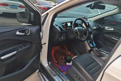 Ford Kuga 2015, 88700 км, за 6519 USD - фото 23