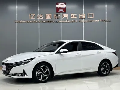 Hyundai Elantra · 2022 год