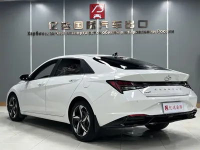 Hyundai Elantra 2022, 32000 км, за 14056.4 USD