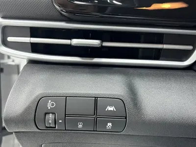 Hyundai Elantra 2022, 32000 км, за 14056.4 USD - фото 8