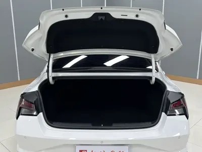 Hyundai Elantra 2022, 32000 км, за 14056.4 USD - фото 26