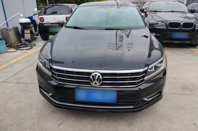 Volkswagen Passat 2017, 146100 км, за 11049 USD