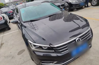 Volkswagen Passat 2017, 146100 км, за 11049 USD