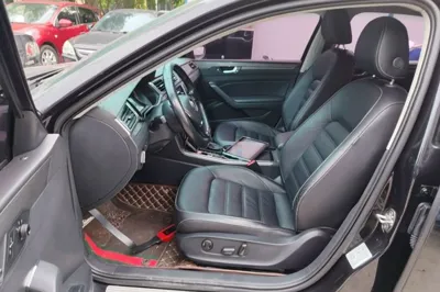 Volkswagen Passat 2017, 146100 км, за 11049 USD - фото 17