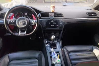 Volkswagen Lamando 2017, 78300 км, за 11863 USD - фото 9