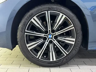 BMW 3-Series 2025, 8681 км, за 24615.99 USD