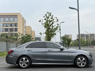 Mercedes-Benz C-Class 2020, 120000 км, за 16178.21 USD