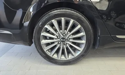 Kia K7 2016, 137981 км, за 5984.91 USD