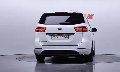 Kia Canival 2018, 98648 км, за 8790.78 USD