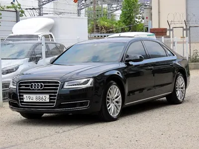 Audi A8 2015, 232150 км, за 11093.61 USD