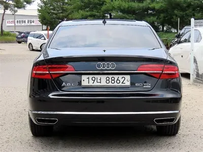 Audi A8 2015, 232150 км, за 11093.61 USD