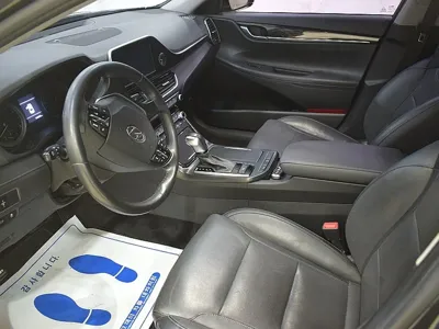 Hyundai Grandeur 2018, 137293 км, за 7557.01 USD