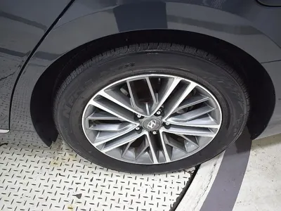 Hyundai Grandeur 2018, 137293 км, за 7546.19 USD - фото 9