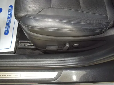 Hyundai Grandeur 2018, 137293 км, за 7546.19 USD - фото 12